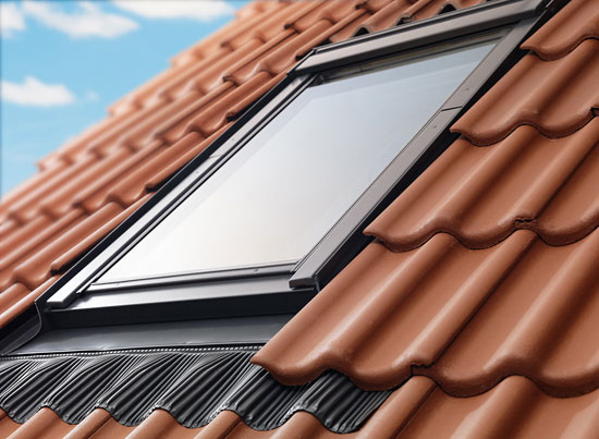 установка velux в керамическую кровлю